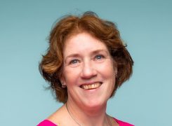 Cora Strijk neemt portefeuille Sportzaken op zich.